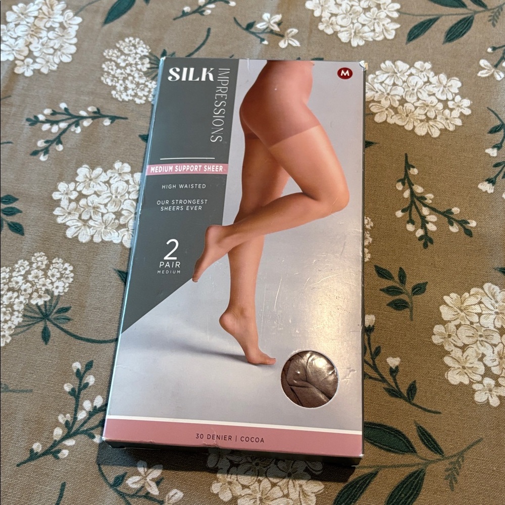 NWT 2 pair medium pantyhose cocoa 30 denier 1763 - Picture 2 of 7